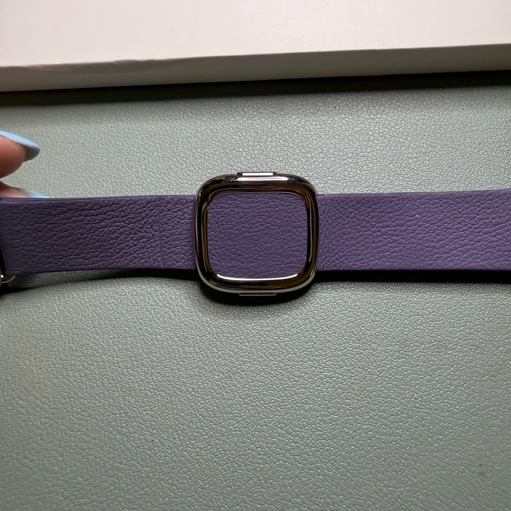 Apple Watch Modern Buckle Lilac 40mm Medium - Picture 3 of 7